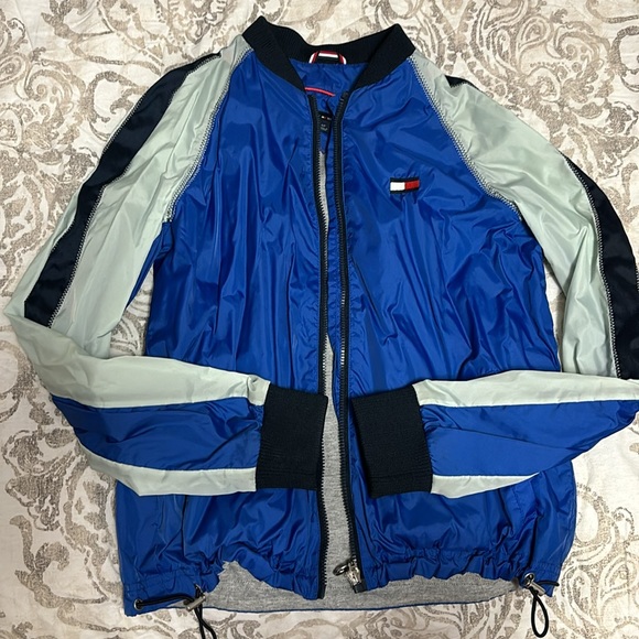 Tommy Hilfiger Blue Windbreaker| Size Small| W Adjustable straps| 💙 - Picture 7 of 8